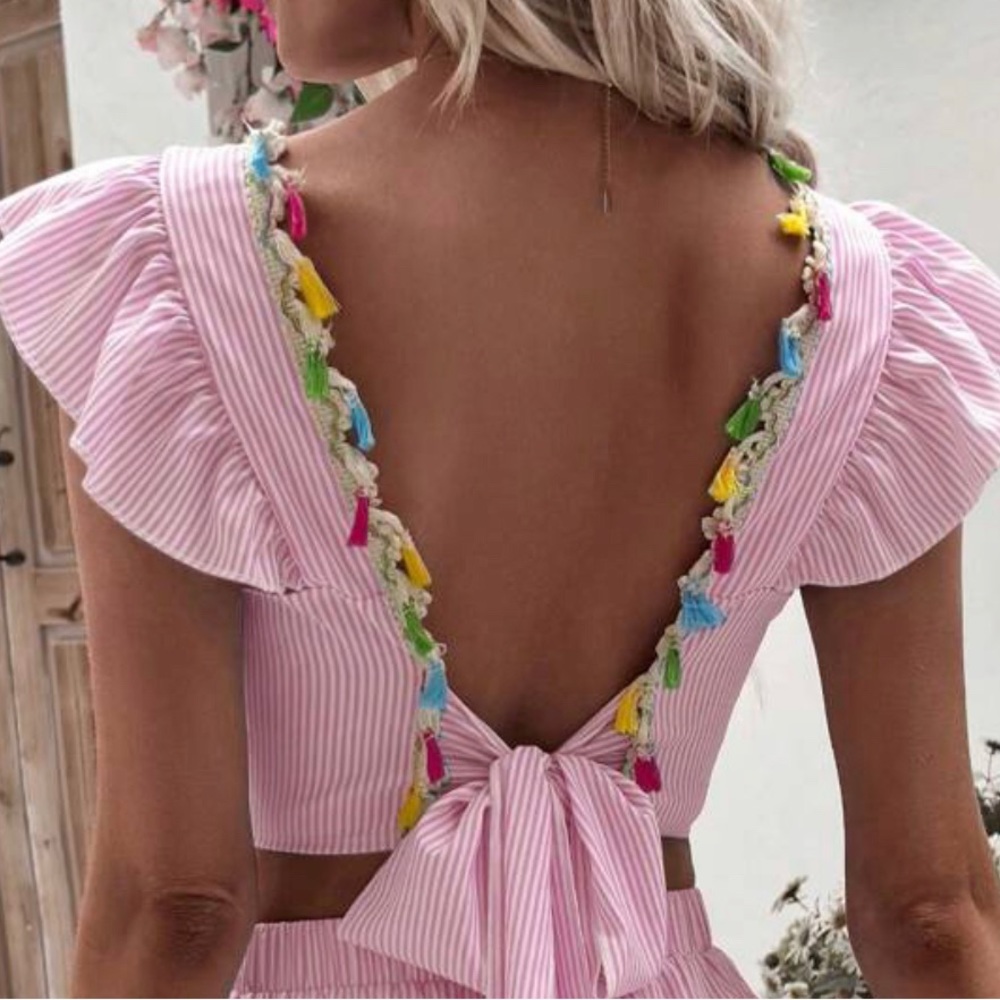 100% polyester summer vibes!